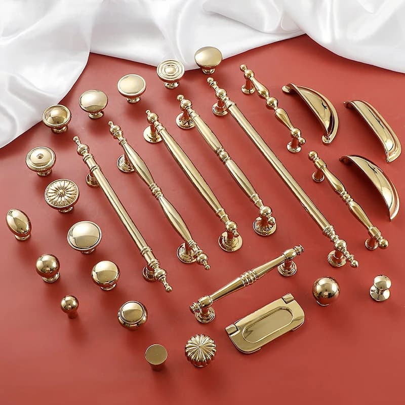 Maniglie per mobili da cucina francesi in ottone massiccio, pomelli e maniglie di lusso in oro brillante per cassetti, armadi, cassettiere, scarpieri