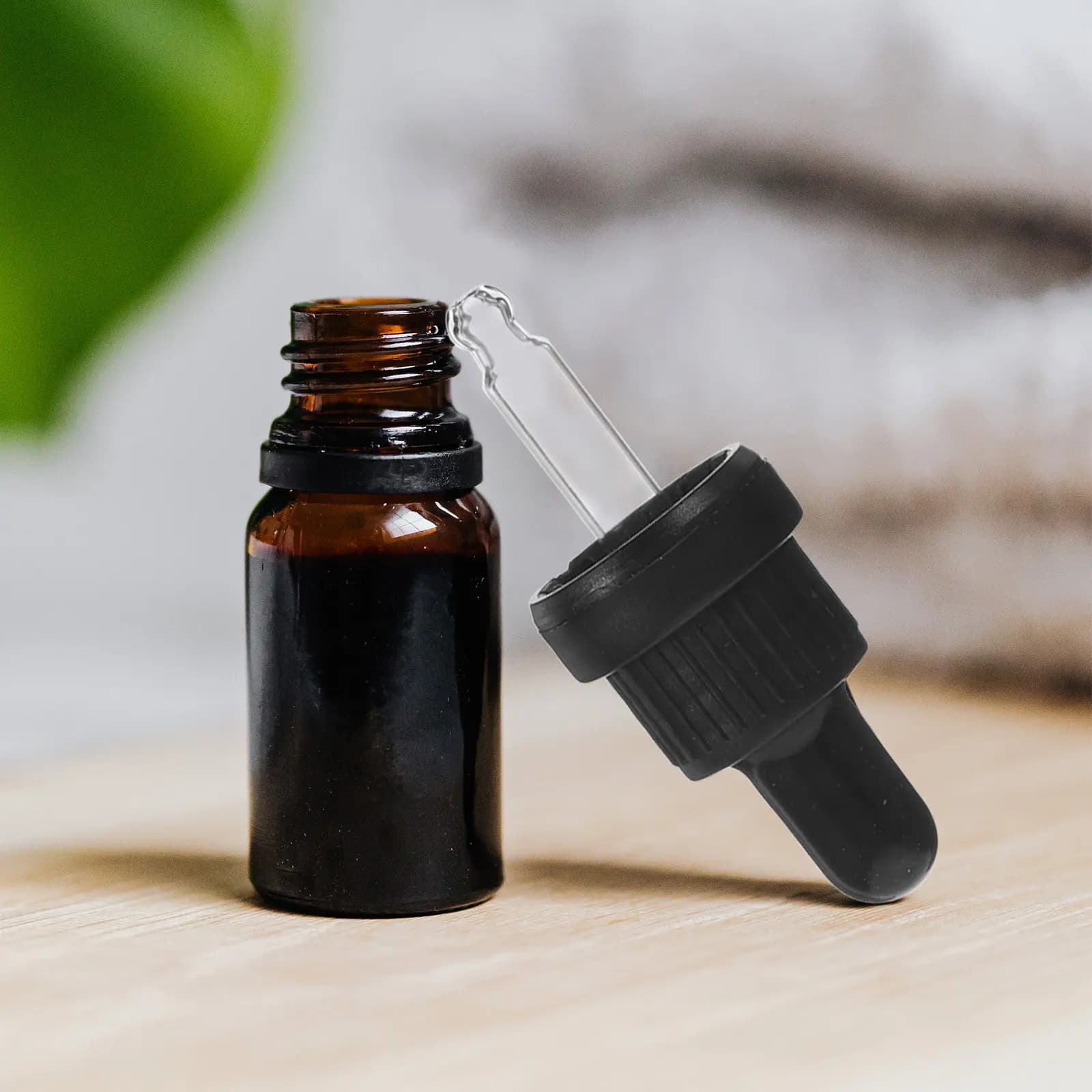 Contagocce portatili in vetro da 6 pezzi per flaconi di olio essenziale da 5 ml, resistenti e facili da pulire con spazzola, per uso domestico e in laboratorio