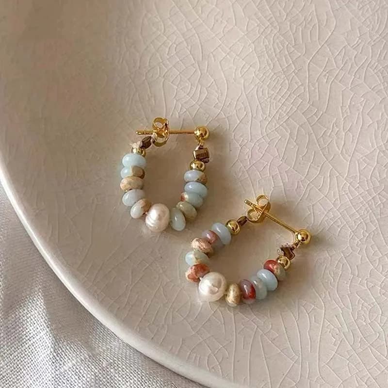 Orecchini pendenti con perle e pietre naturali in stile vacanza per donne e ragazze, gioielli alla moda 2024, accessori originali.