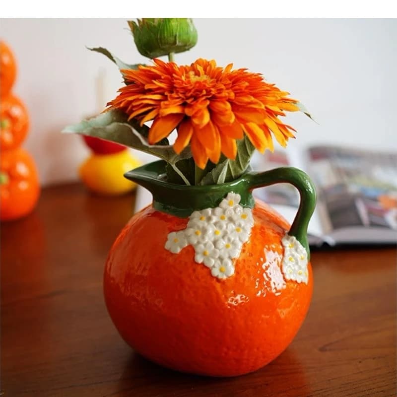 Vaso in ceramica a forma di frutta disegnata a mano Disposizione di articoli di fiori arancioni Decorazione idroponica secca per la casa