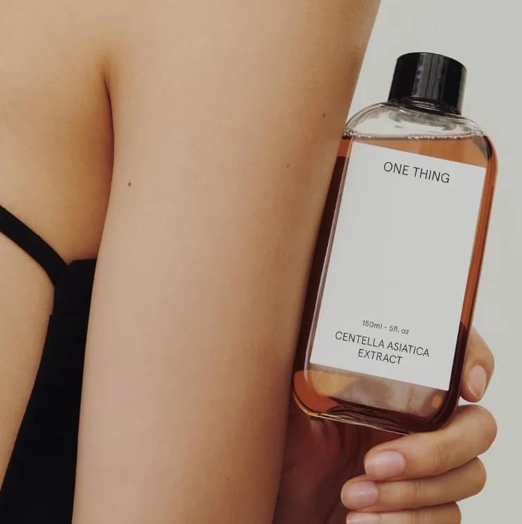 Tonico lenitivo e calmante 150ml del marchio coreano Care Essence One Thing Centella Asiatica, estratto originale per pelli sensibili e danneggiate.