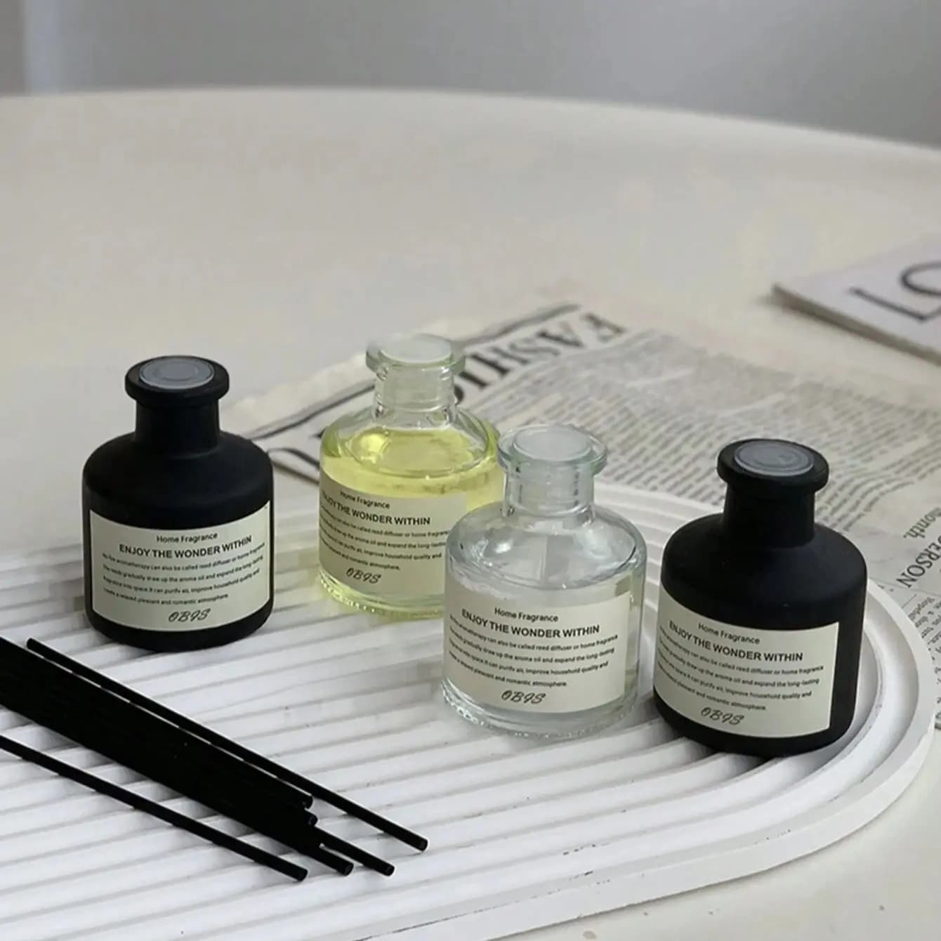 Olio Essenziale per Aromaterapia 50ml, Fragranza Freesia e Gelsomino Senza Fiamma con Diffusore a Bastoncini, Deodorante per Ambienti e Decorazione Casa