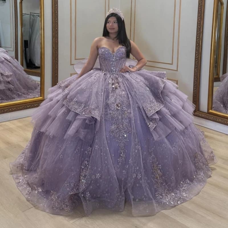 Abiti Quinceanera lucidi color lavanda Abito da ballo con spalle scoperte Applique in pizzo con perline Fiocco di cristallo Tull Sweet 16 Dress Vestidos De