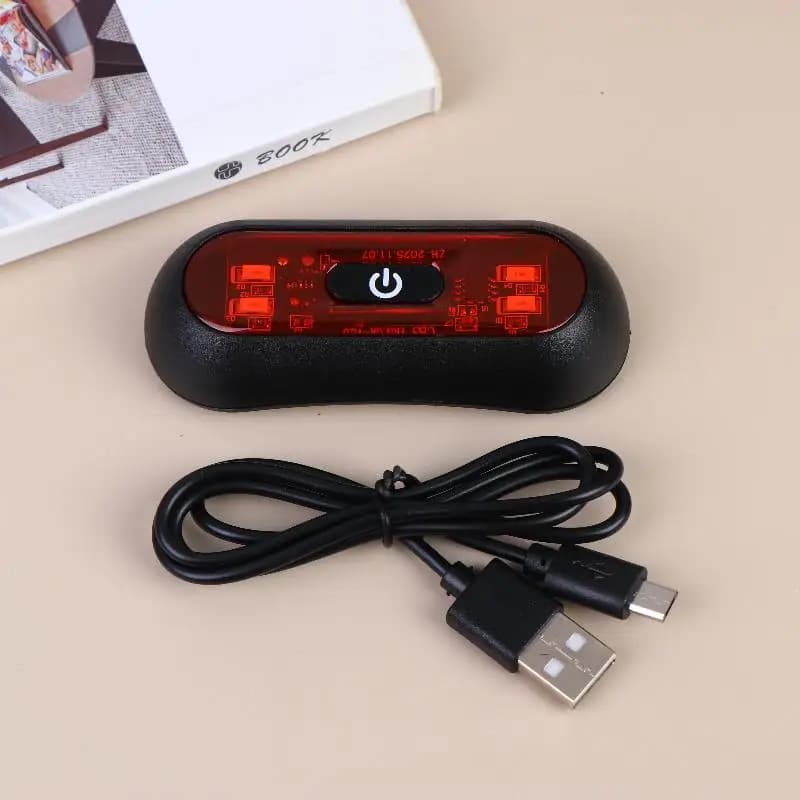 Luce USB per Casco Moto, 4 LED, Luce Posteriore Ricaricabile per Casco Bicicletta, Accessori per Moto e Bici