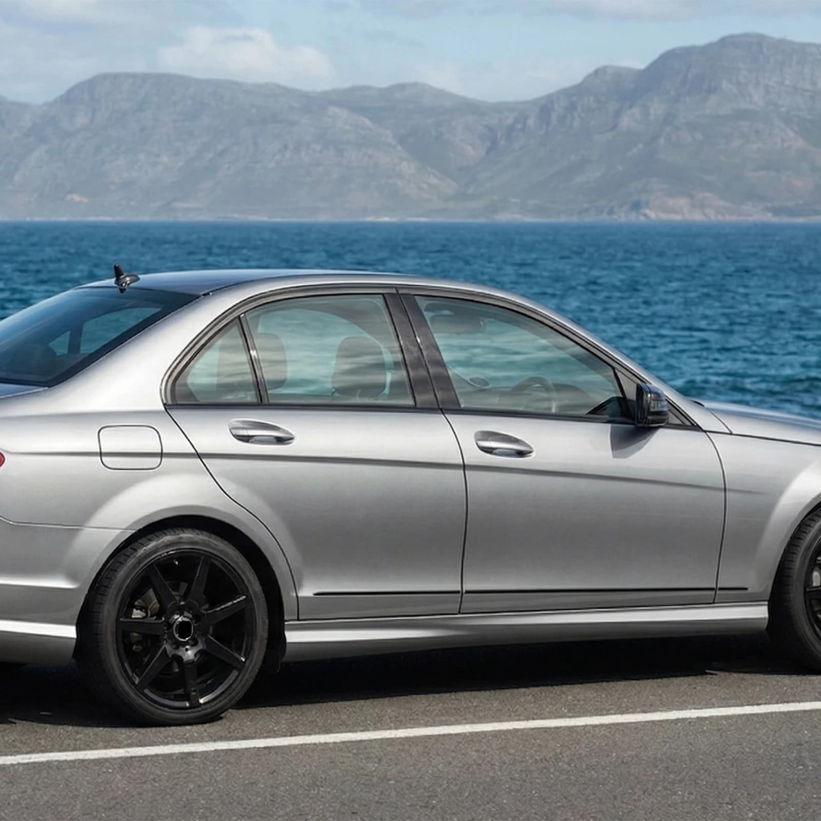 Per Mercedes Benz Classe C W204 Berlina 2007-2014, modanature esterne finestrini nere lucide, guarnizioni portiera e parapioggia