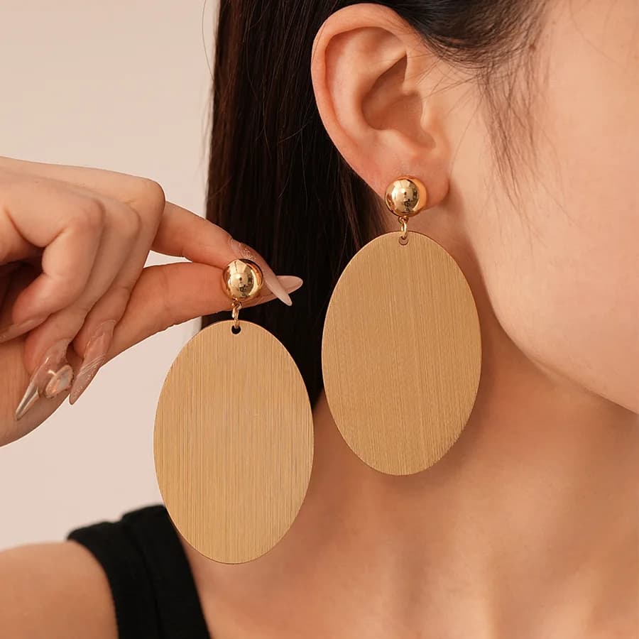 Orecchini ovali geometrici unici alla moda da donna in stile europeo esagerato, adatti per pendolarismo quotidiano e abbinamenti