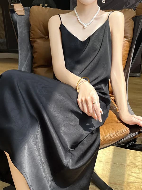 Anti-Wrinkle Texture Satin Strapless Dress Summer 2026 New Elegant Floral Embroidery Chinese Style Long Skirt Women's Dress