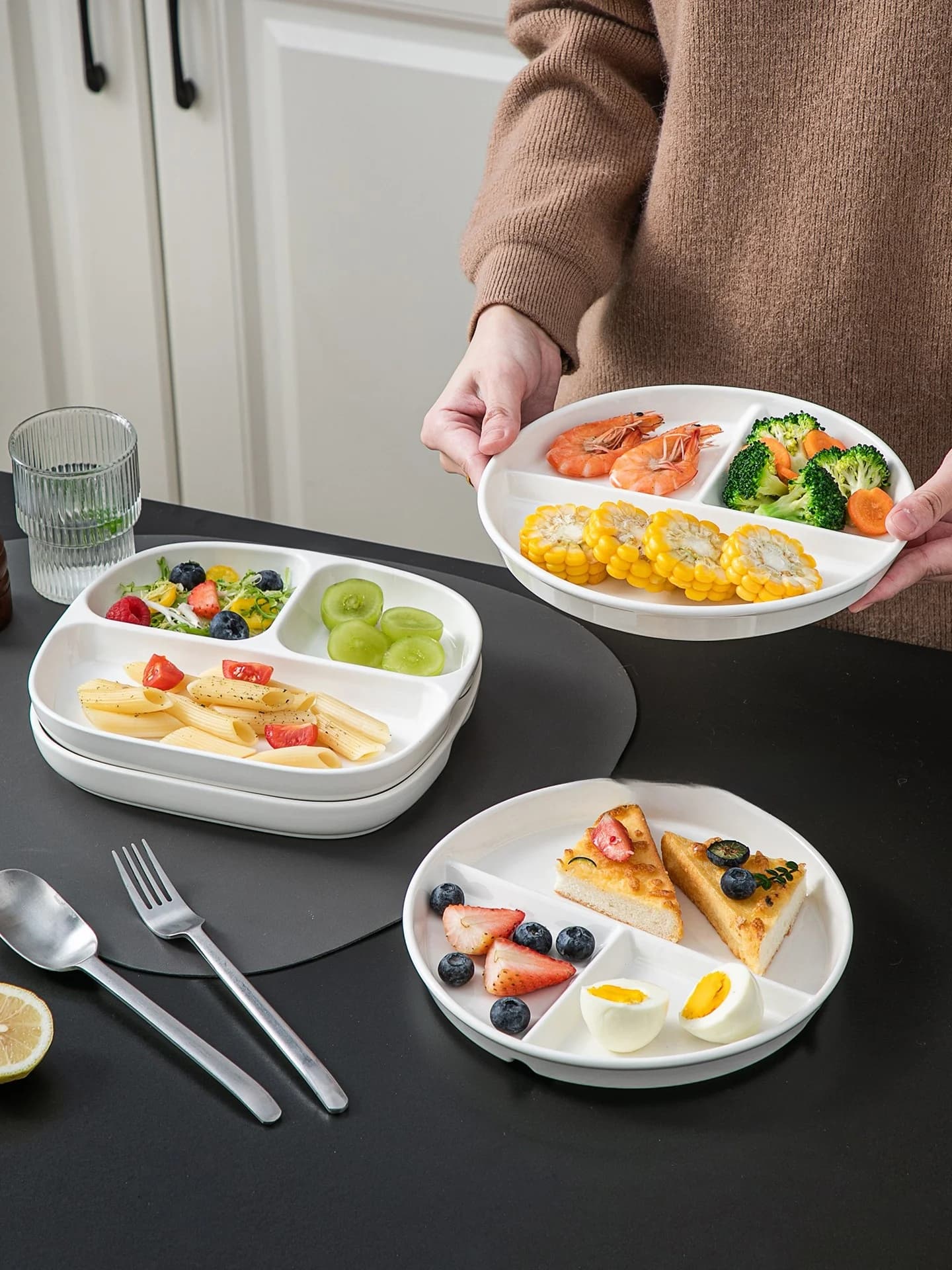 Simple Modern Plate with 2 Parts for Diet and Weight Loss, in White Porcelain, Special Plate for Children and Adults
