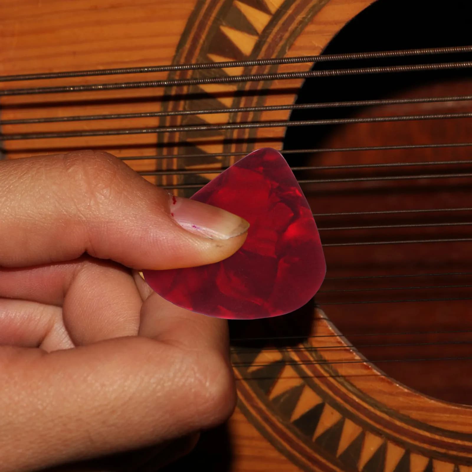 10Pcs Guitar Picks Smooth Celluloid Colorful Guitar Bass Ukulele Mandolin Banjo Essentials for String Instruments