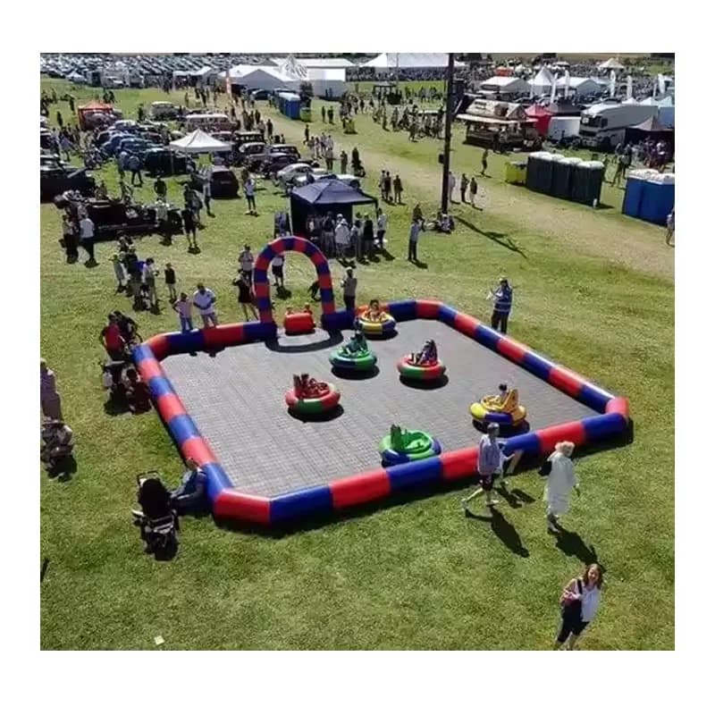 Gioco sportivo gonfiabile commerciale Go Karts gonfiabili Pista da corsa Arena Perimetro per bambini e adulti Pista gonfiabile per auto paraurti