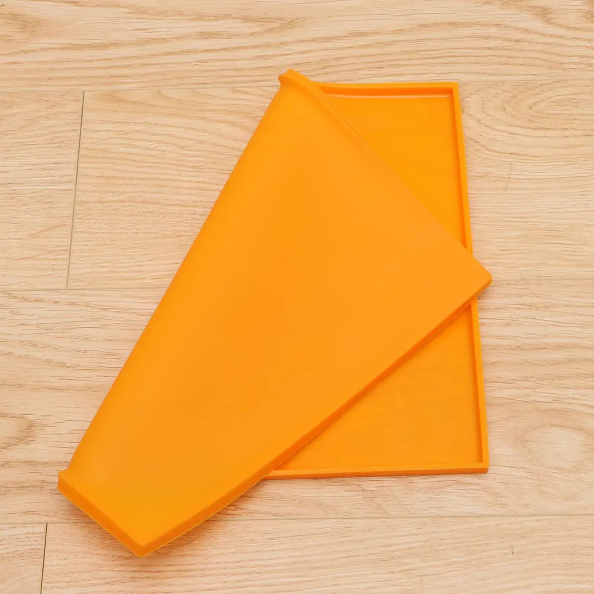 Tappetino in Silicone per Cibo per Animali Domestici, Impermeabile e Resistente al Calore, Arancione, per Ciotole di Cani e Gatti, Antiaderente, Facile da Pulire, Lavabile in Lavastoviglie