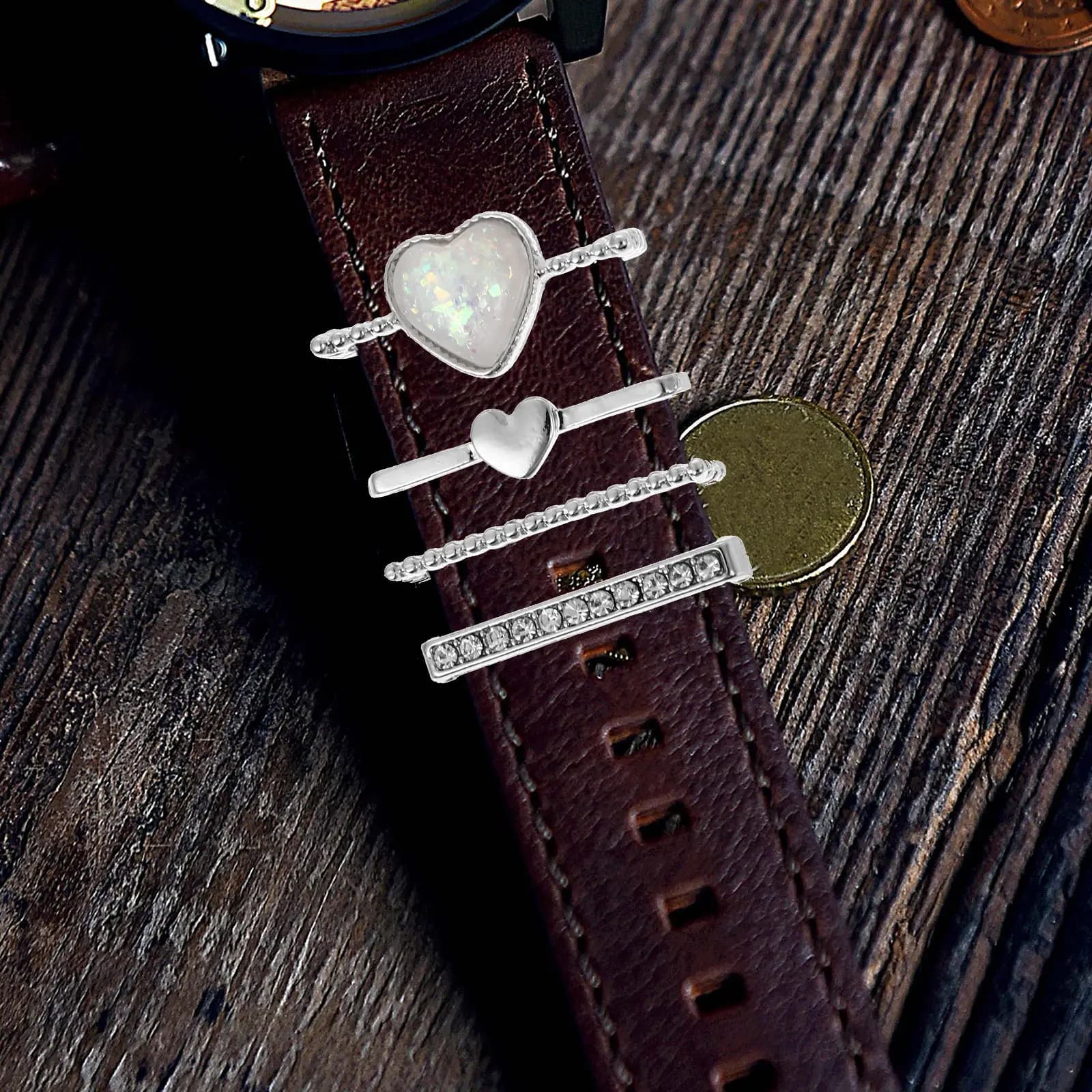 4 Pieces Decorative Rings in Zinc Alloy for Watches Straps, Elegant Charm for Silicone Straps, Ornaments Graffi Resistant for Bracelets