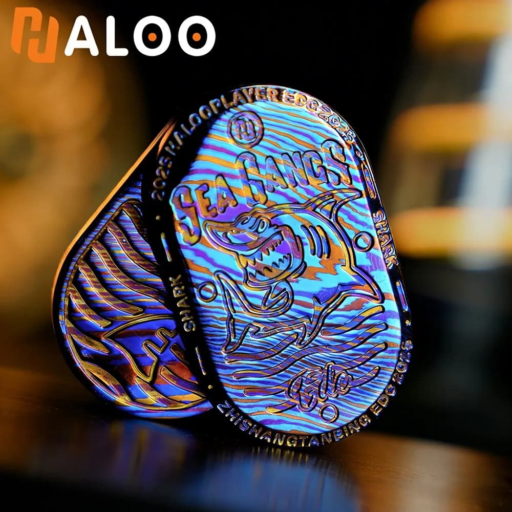 HALOOPLAYER EDC Sea Shark Timascus Fidget Slider Edizione Limitata, Giocattolo Meccanico Antistress con Rotazione a 360 Gradi °