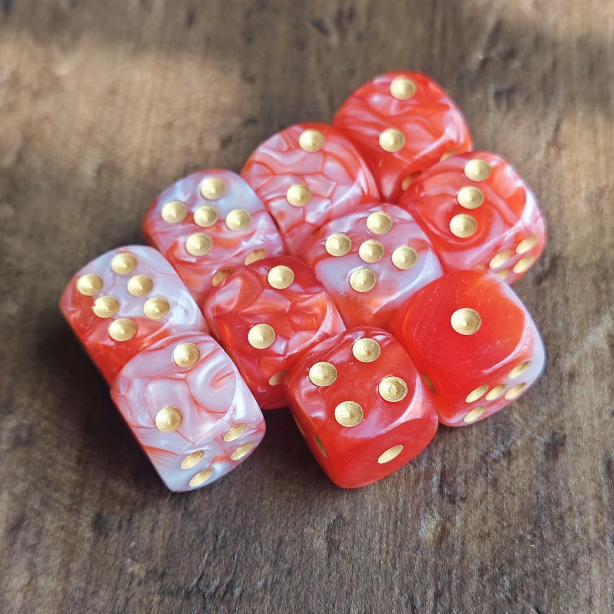 Set di dadi D6 con punti rossi e bianchi da 16 mm Warhammers 40K Gioco da tavolo Dungeons and Dragons