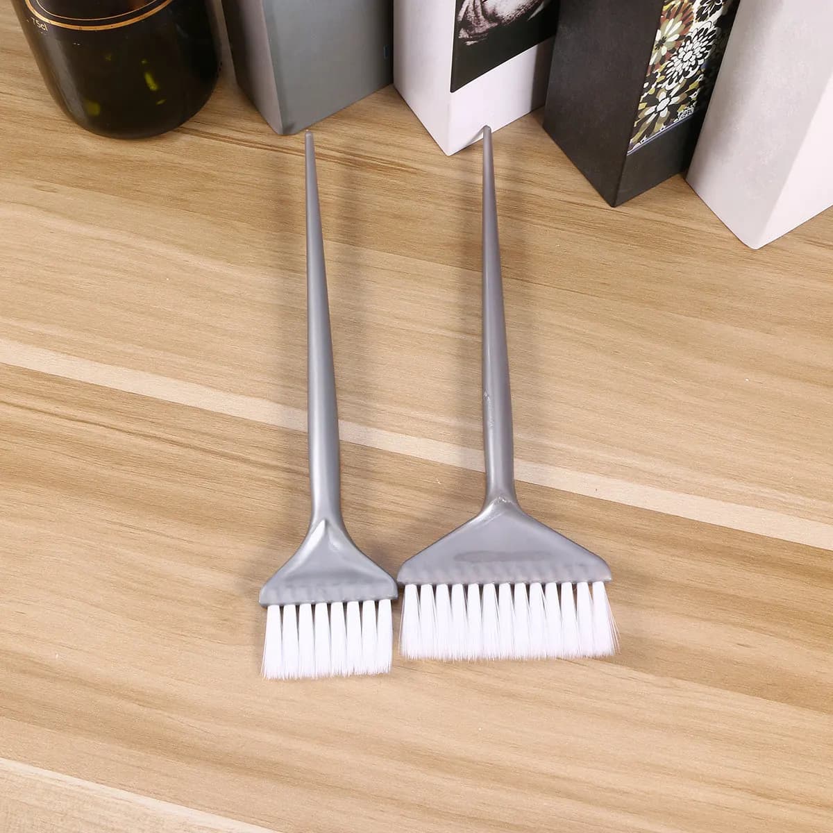 4Pcs Hair Dye Brush Set Widened Handle Easy Clean Hair Coloring Tool Salon Applicator 5Cm 7Cm for Even Tint Distribution