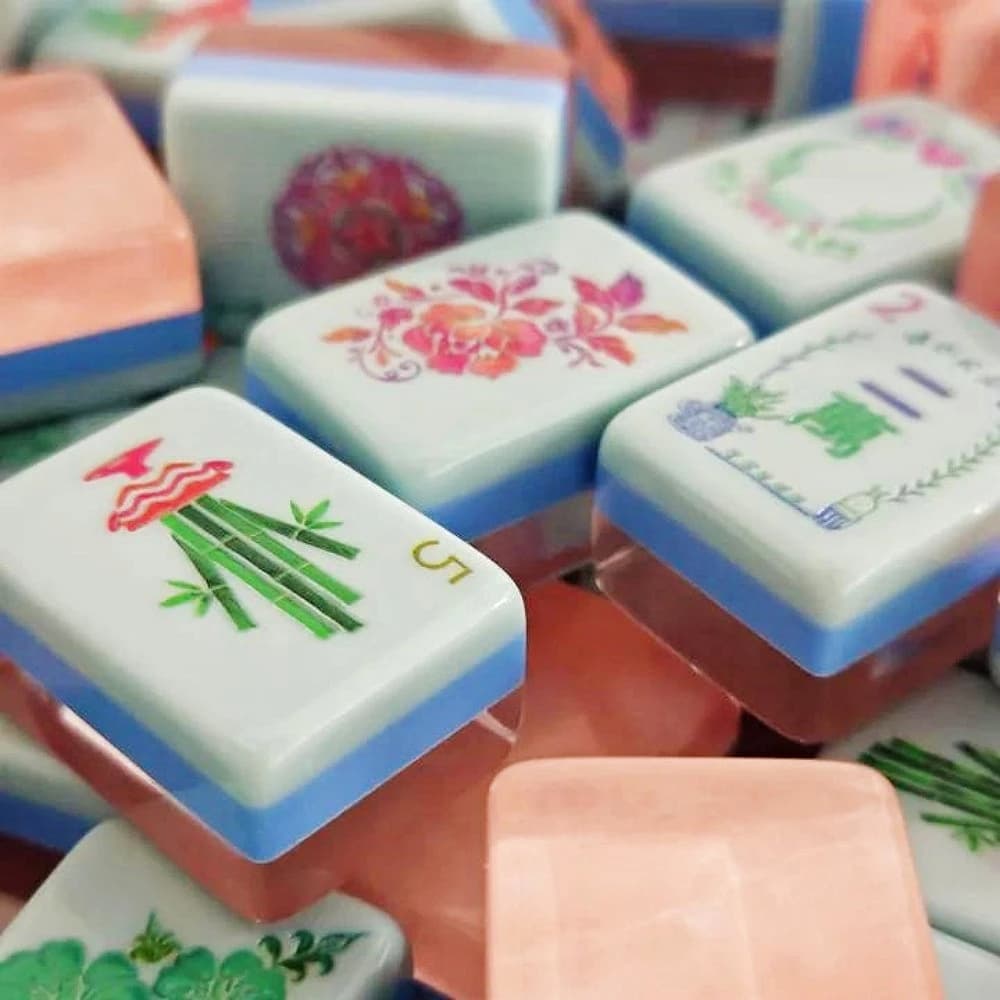 Best Selling Pink Pearl Mahjong Tiles 3-Layer Acrylic Luxury American Mahjong Set Portable Mah Jongg Sets for Board Games Gifts
