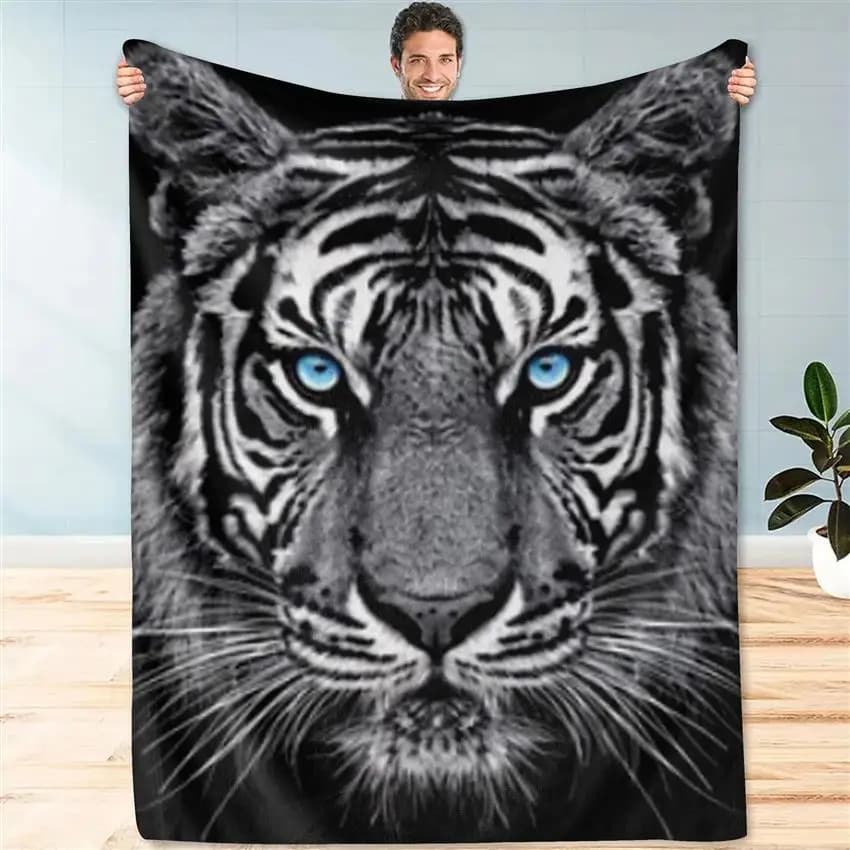 Black and white tiger head pattern Flannel printed blanket suitable for all seasons suitable living room office sofa and travel