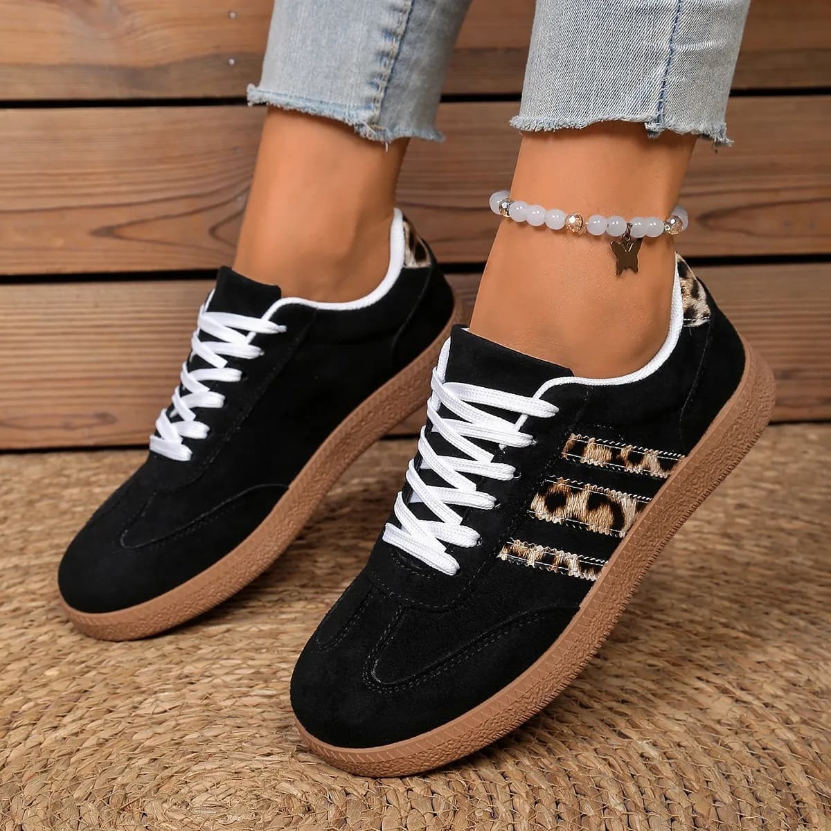 Scarpe da ginnastica decorative leopardate per il tempo libero all'aperto da donna Primavera e autunno Nuove scarpe da corsa basse leggere e comode