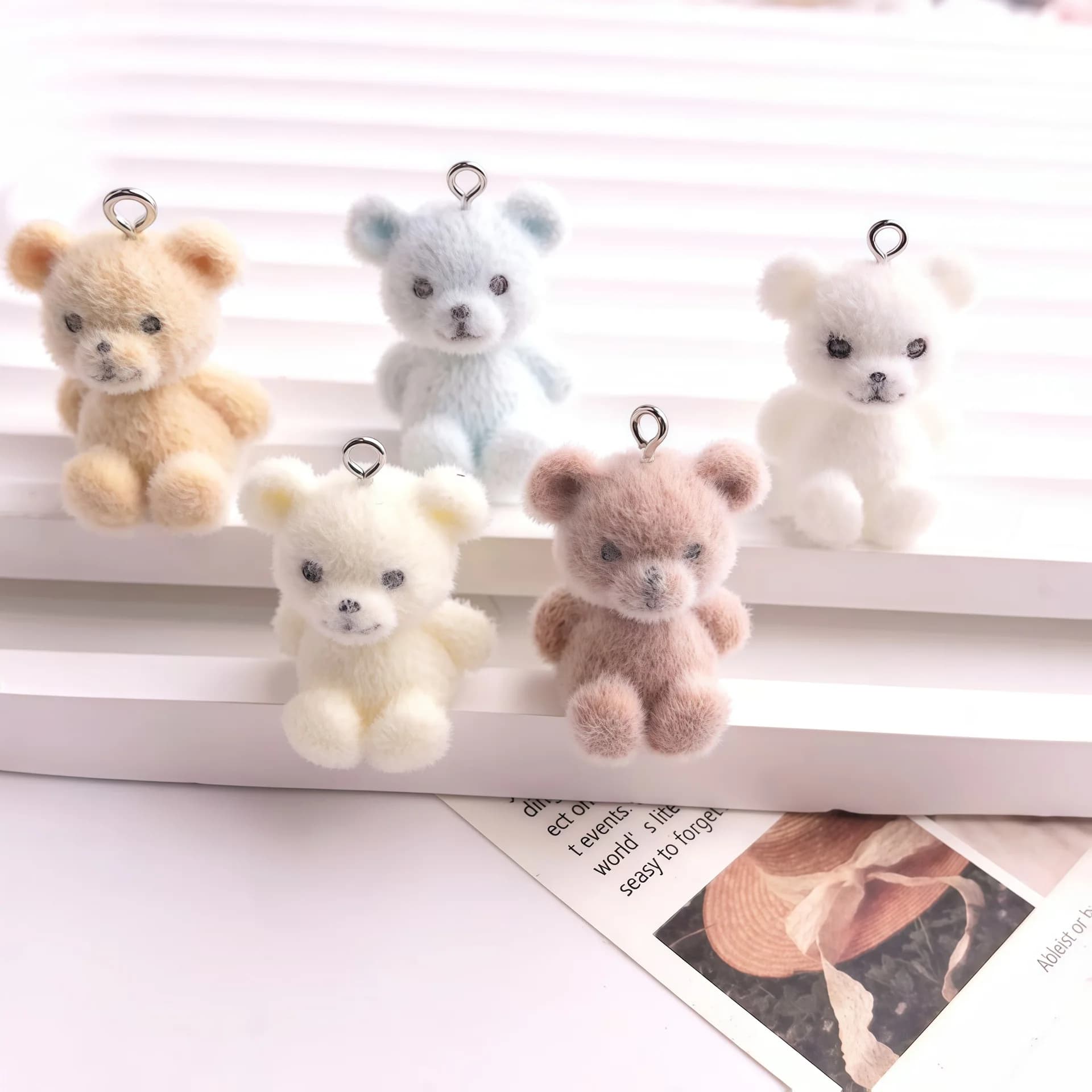 5 Pezzi Ciondoli in Resina 3D a Forma di Orso Peloso, Simpatici Pendenti a Forma di Animale per Orecchini, Portachiavi, Accessori per Creazione di Gioielli Fai-da-Te