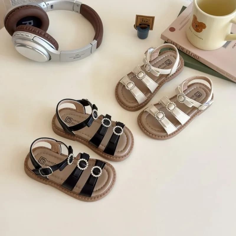 Sandali per bambini dolci e alla moda, nuovo stile 2026, con strass, suola morbida, slip-on, sandali piatti da principessa