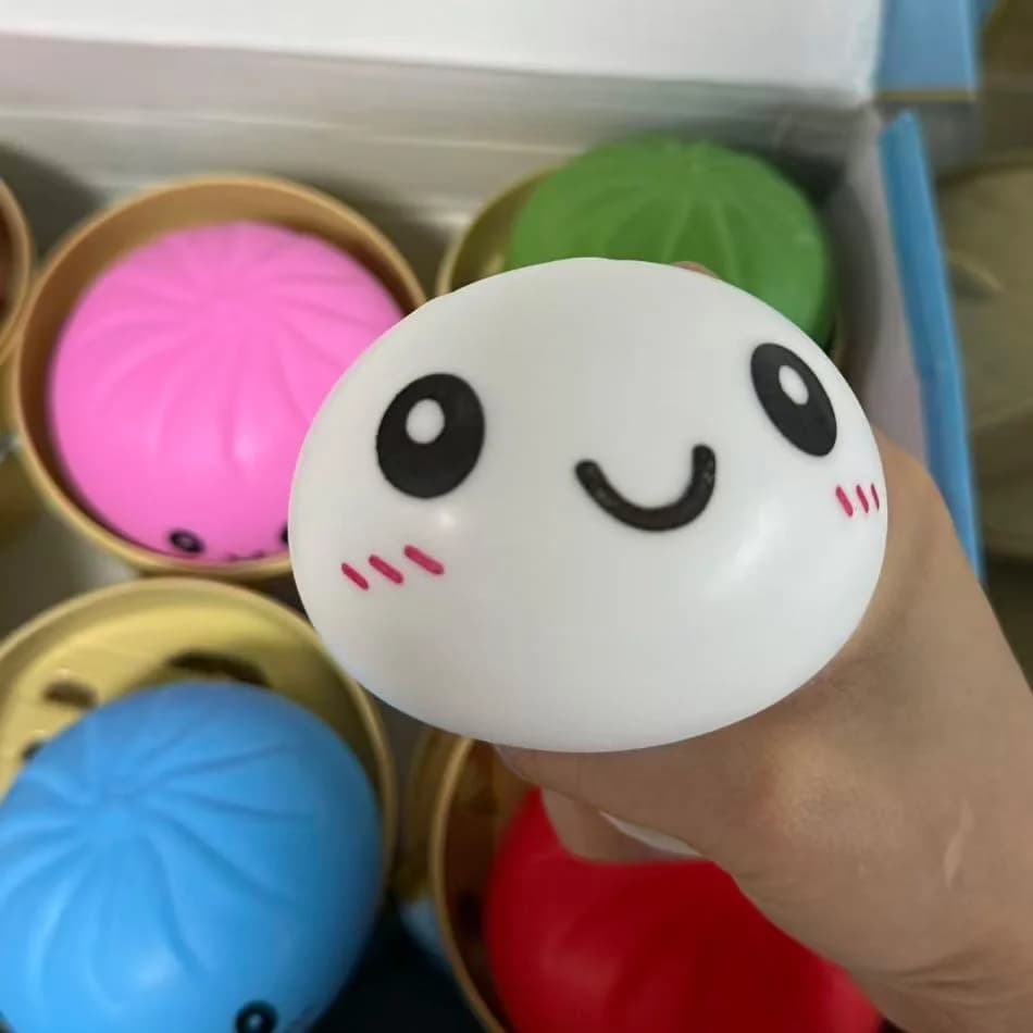 Palline antistress colorate a forma di raviolo, giocattoli sensoriali fidget, squishies a forma di raviolo con impasto da spremere per alleviare l'ansia, idee regalo
