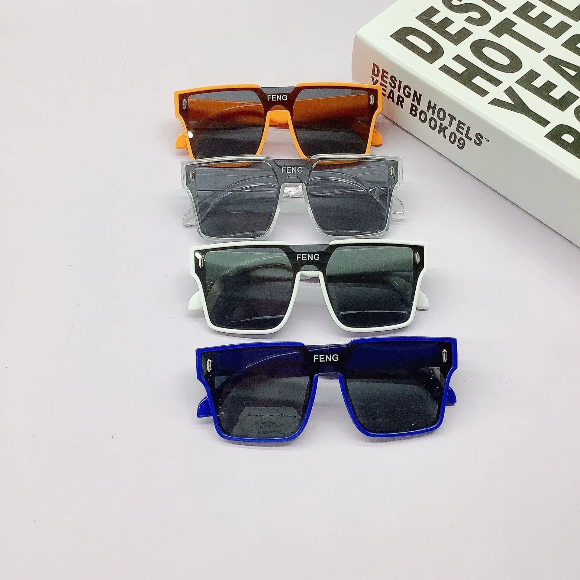 2025 Occhiali da sole casual alla moda, occhiali full frame resistenti ai raggi UV Nuovi occhiali da sole alla moda per bambini per ragazzi e ragazze