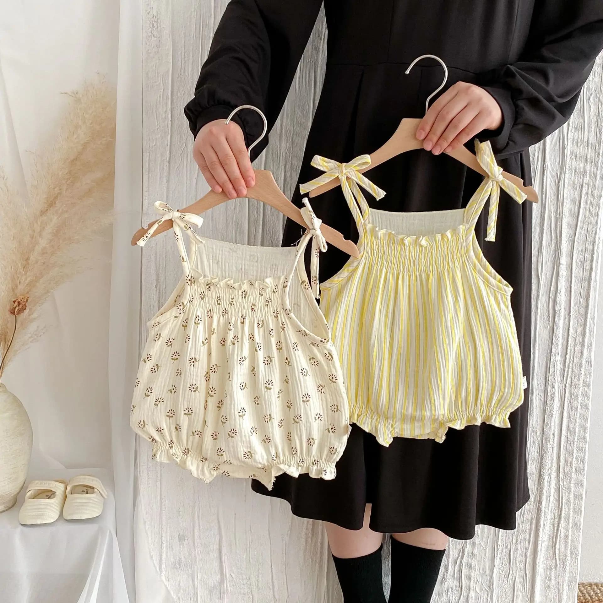 2025 Estate Nuova Neonata Senza Maniche Sling Body di Cotone Infantile Carino Floreale Sottile Dolce Tuta Neonato Vestiti Del Bambino 0-24M