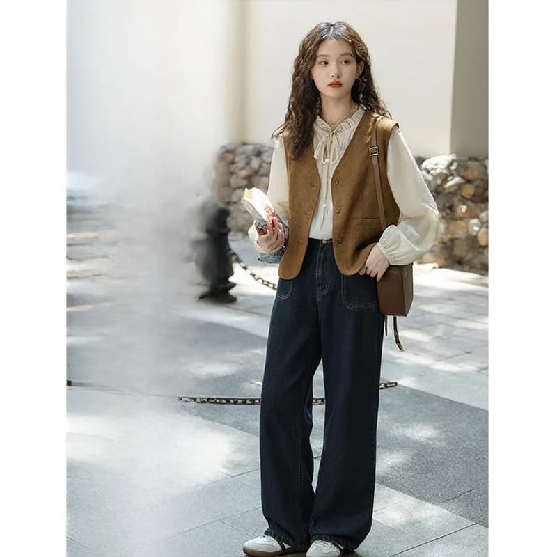 Set Tre Pezzi Primaverile Trendy da Donna: Camicia, Gilet e Jeans a Vita Alta, Maniche Lunghe, Collo Tondo, Stile Casual e Alla Moda