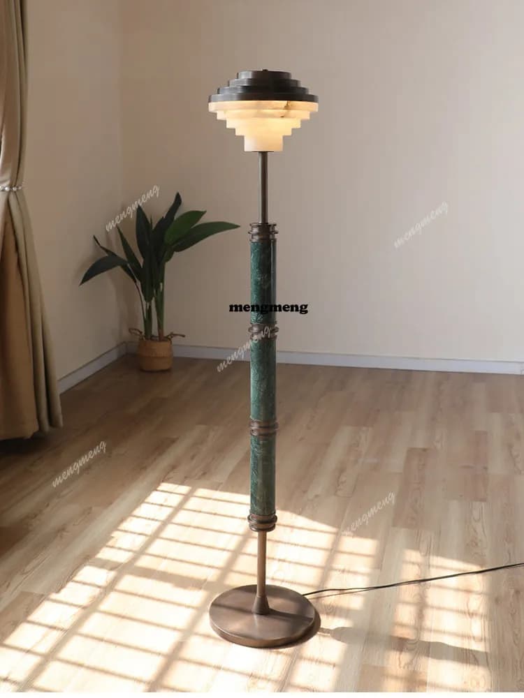 Lampada da terra di lusso in marmo spagnolo di alta gamma per hall di hotel, ville, case private, soggiorni di design e reception.