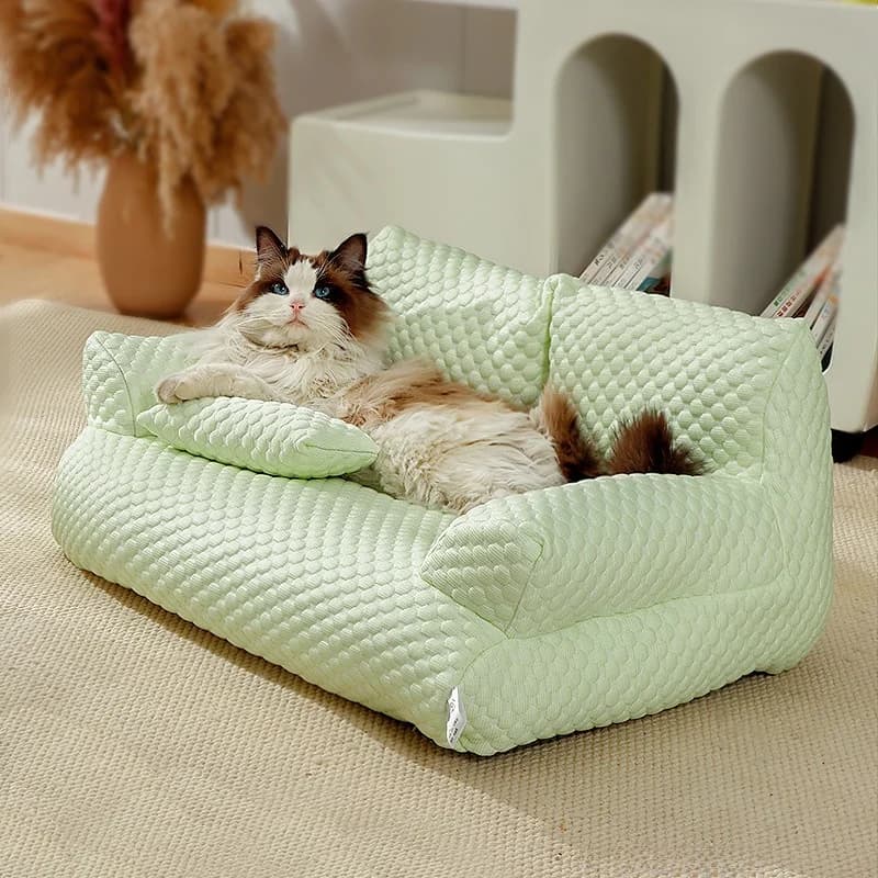 Cuccia Refrigerante in Seta Ghiacciata per Gatti e Cani, Rimovibile e Lavabile, Stile Divano per Tutte le Stagioni, Morbida e Confortevole