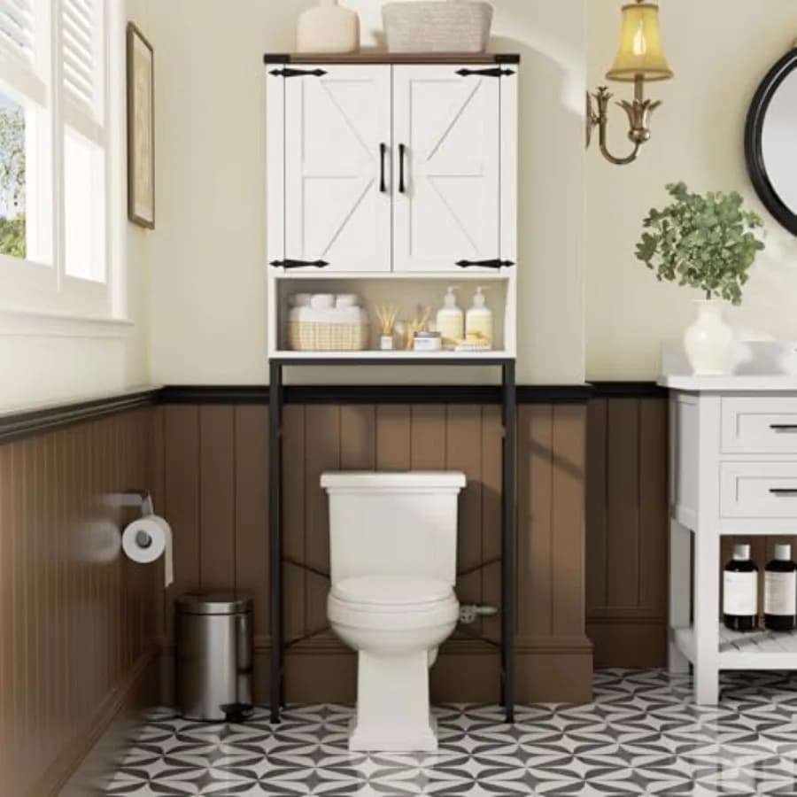 Mobiletto Salvaspazio da Bagno Sopra il WC con Ante Stile Rustico e Ripiano Regolabile, Organizzatore Alto con Supporto in Metallo