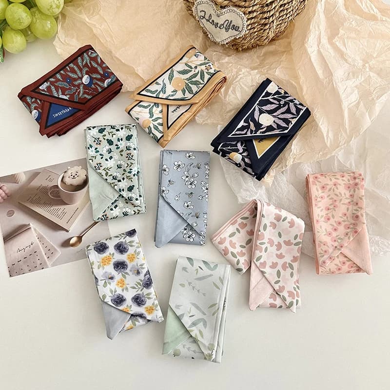 Foulard Piccolo in Seta Fresca da Donna con Stampa Floreale, Fascia per Capelli, Accessorio Moda, Nastro per Borsa, Sciarpa da Collo per Viaggi, Feste e Uso Quotidiano