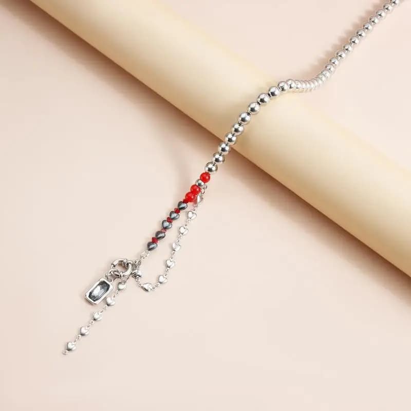 Nuova collana alla moda con catena a forma di cuore con perline e nappe, colori neri e rossi a contrasto, per donne, gioielli, accessori, regali