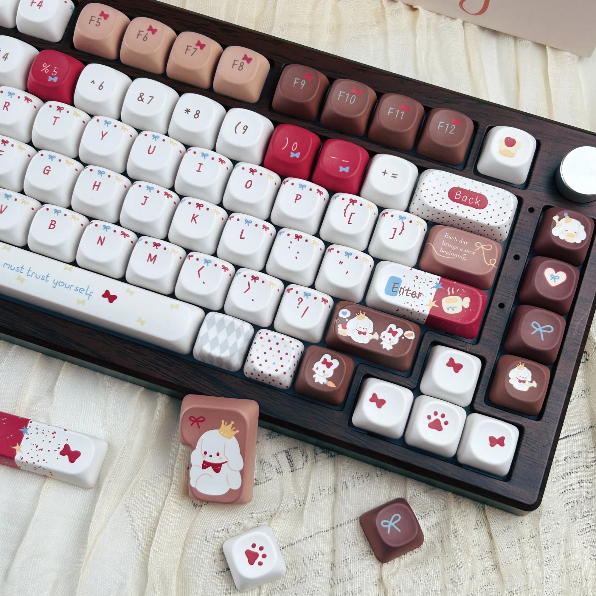 MAIMOOO Set di Tasti PBT Carini, Profilo MOA, Tema Regalo per il Cane (Coreano/Russo/Thailandese), Tasti Retro Marroni per Tastiera Meccanica Aula