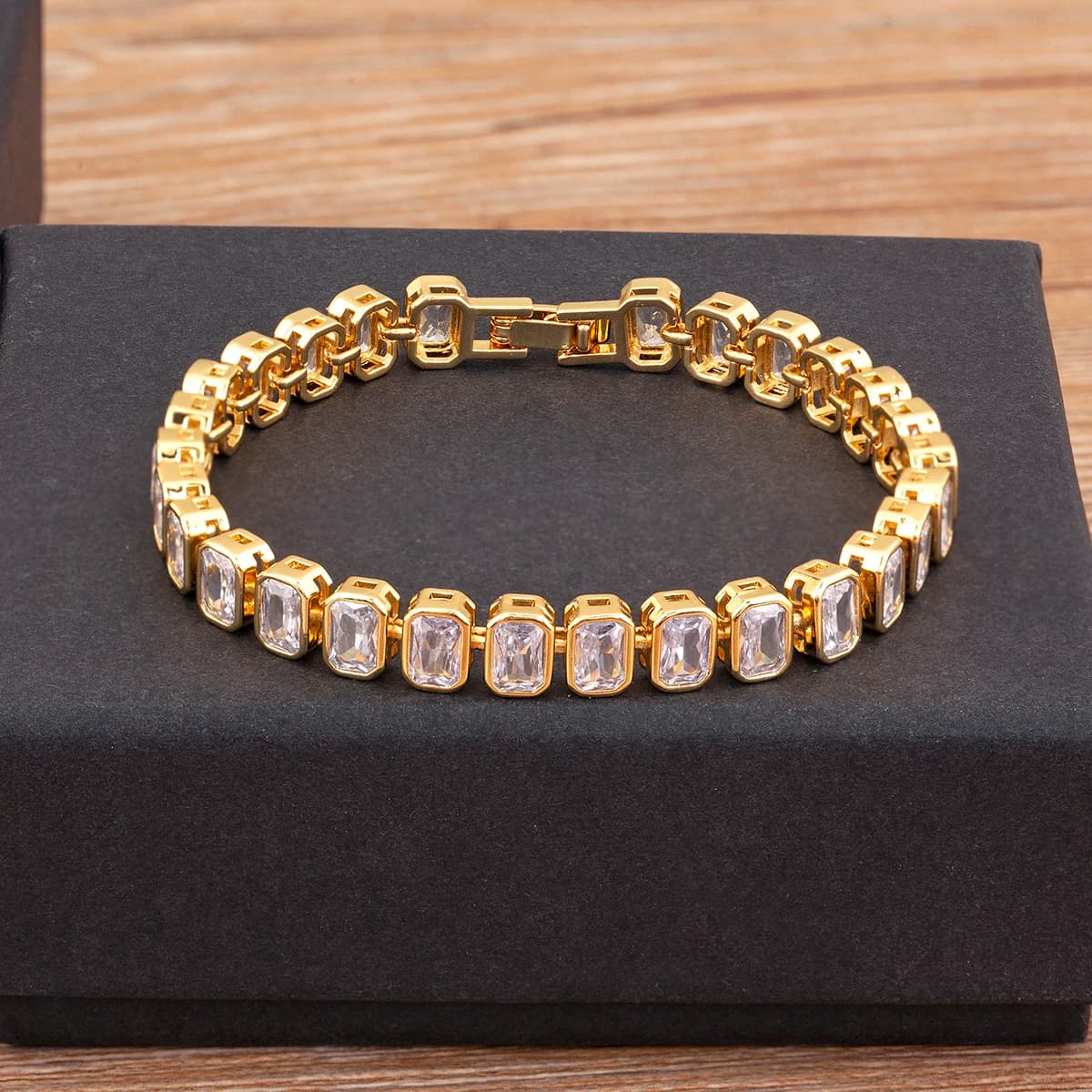 Nidin Nuovo Cuore Alla Moda/Rettangolare Forma Cubic Zirconia Braccialetti con Ciondoli Per Le Donne di Modo Femminile OL Stile Gioielli Regali Di Compleanno