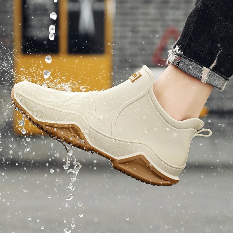 Stivaletti resistenti all'acqua Slip-On Suola antiscivolo robusta Scarpe da trekking casual per esterni Calzature comode e traspiranti per il lavoro quotidiano