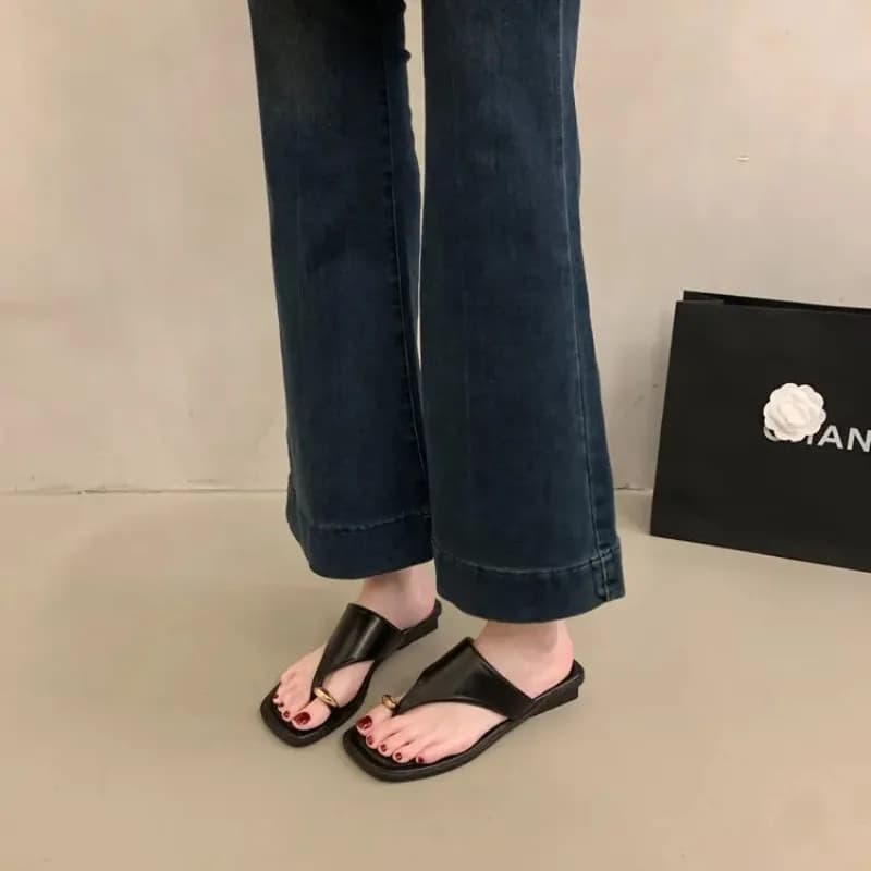 Thong Sandals Square Toe Faux Leather Soft Sole Non Slip Shoes for Beach Vacation Daily Wear Women's Summer Flat Flip Flops