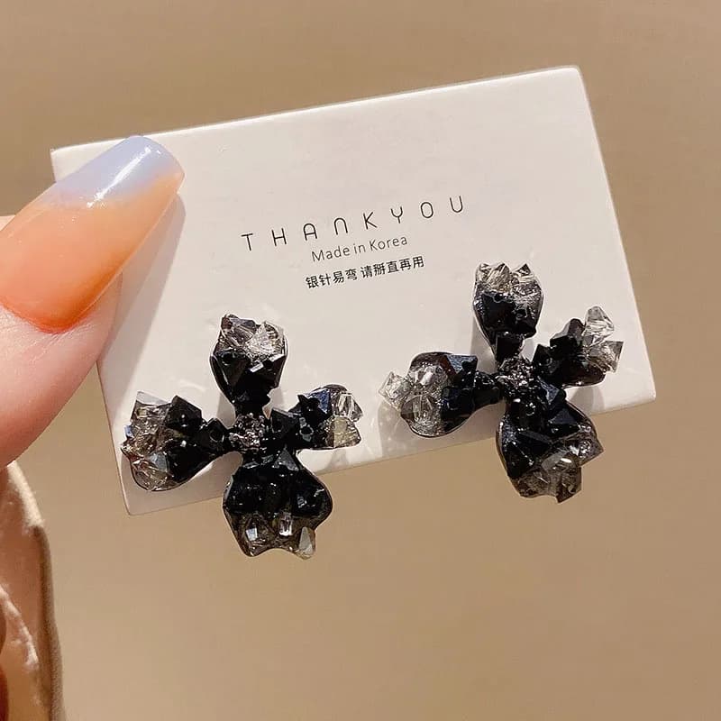 Korean Fashion Black Flower Earrings for Women Crystal Stud Earring Party Accessories Ear Stud Earrings Jewelry Pendientes Mujer