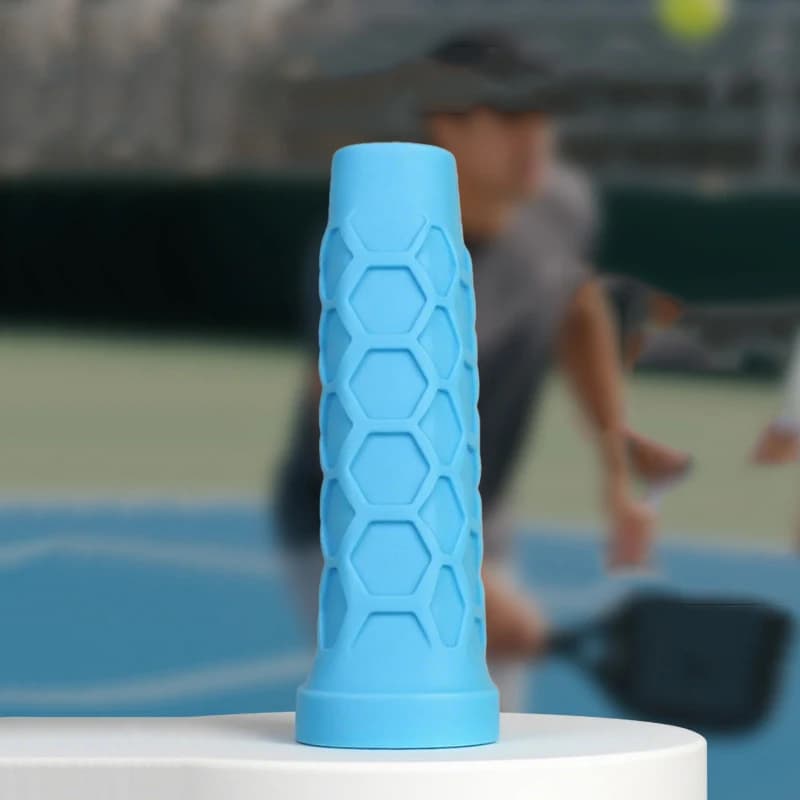 Reusable silicone sleeve for tennis racks, shockproof and anti-slip, on special offer.