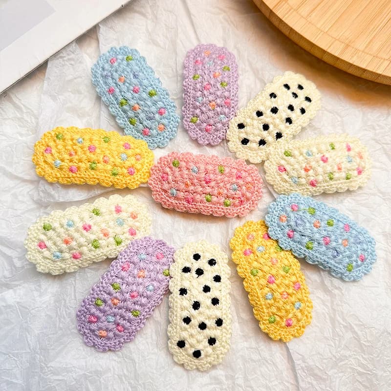 Fermagli per capelli BB coreani 2 pezzi Mollette in filato lavorato a maglia Design a pois carino Impugnature antiscivolo per capelli fini Ragazze Accessori autunno inverno