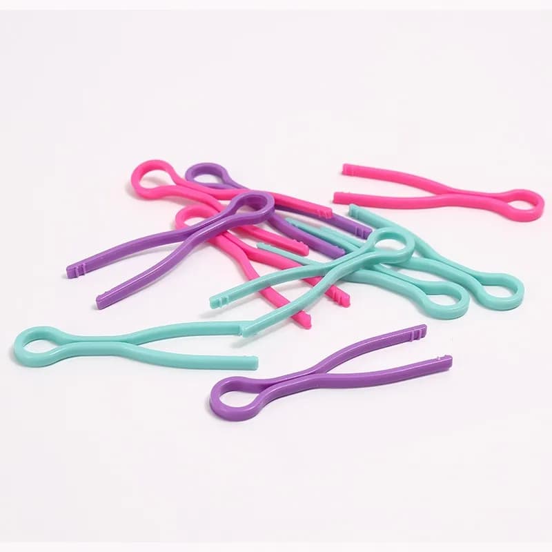17 pcs Sewing Bobbin Holders with Compact Lightweight, ideal for Sewing Thread Organizing and Sewing Machine Bobbins