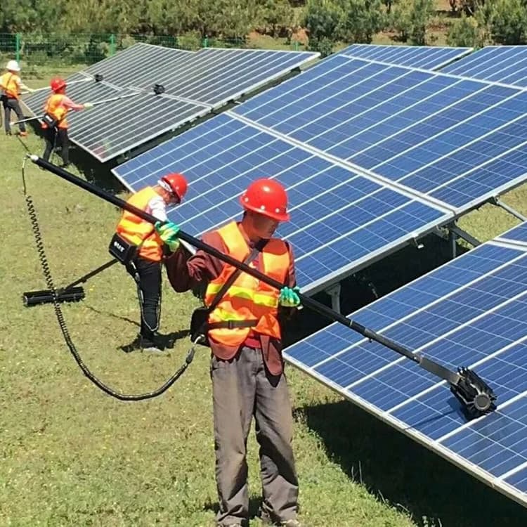 SC-19 EITAI Spazzola rotante per pannello solare C21 3,6 m Robot di pulizia per pulitore fotovoltaico per pannello solare