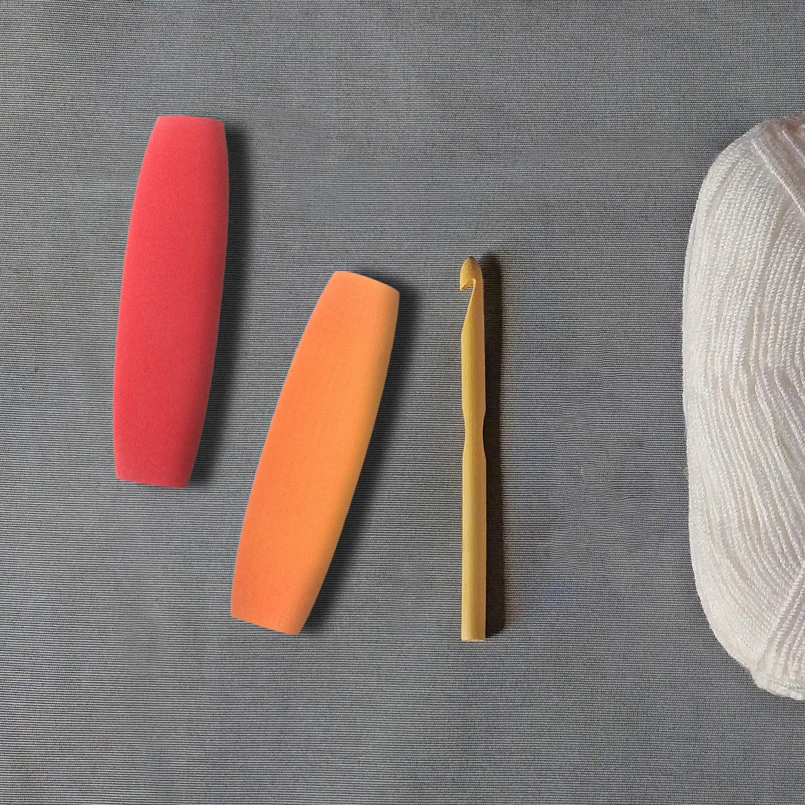 5Pcs Crochet Hook Grip Sleeve Non Slip Eva Comfort Grip for Long Sessions Portable Lightweight Easy Clean Crochet Accessories