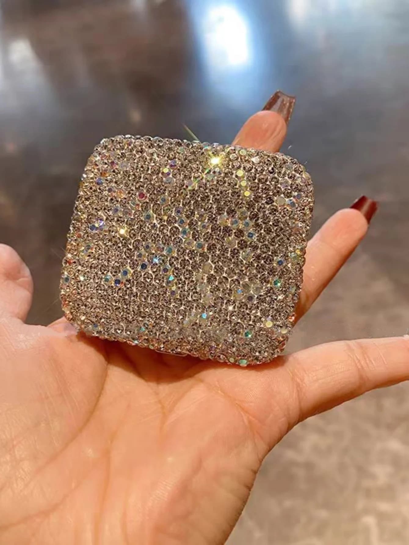 Mini box with high aesthetic level, accessories for artificial cotton batuffoli studded with diamonds, portable and easy to carry