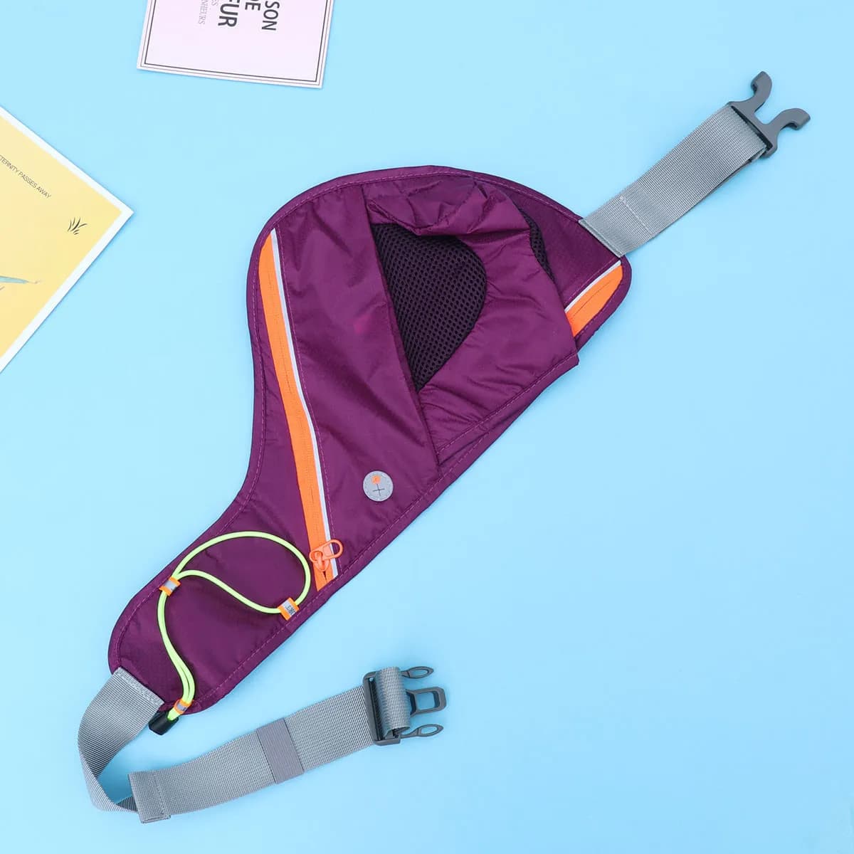 Marsupio da Corsa Impermeabile Premium per Uomo e Donna, Regolabile 60-112 cm, Cintura Sportiva in Nylon con Tasca per Telefono e Porta Cuffie