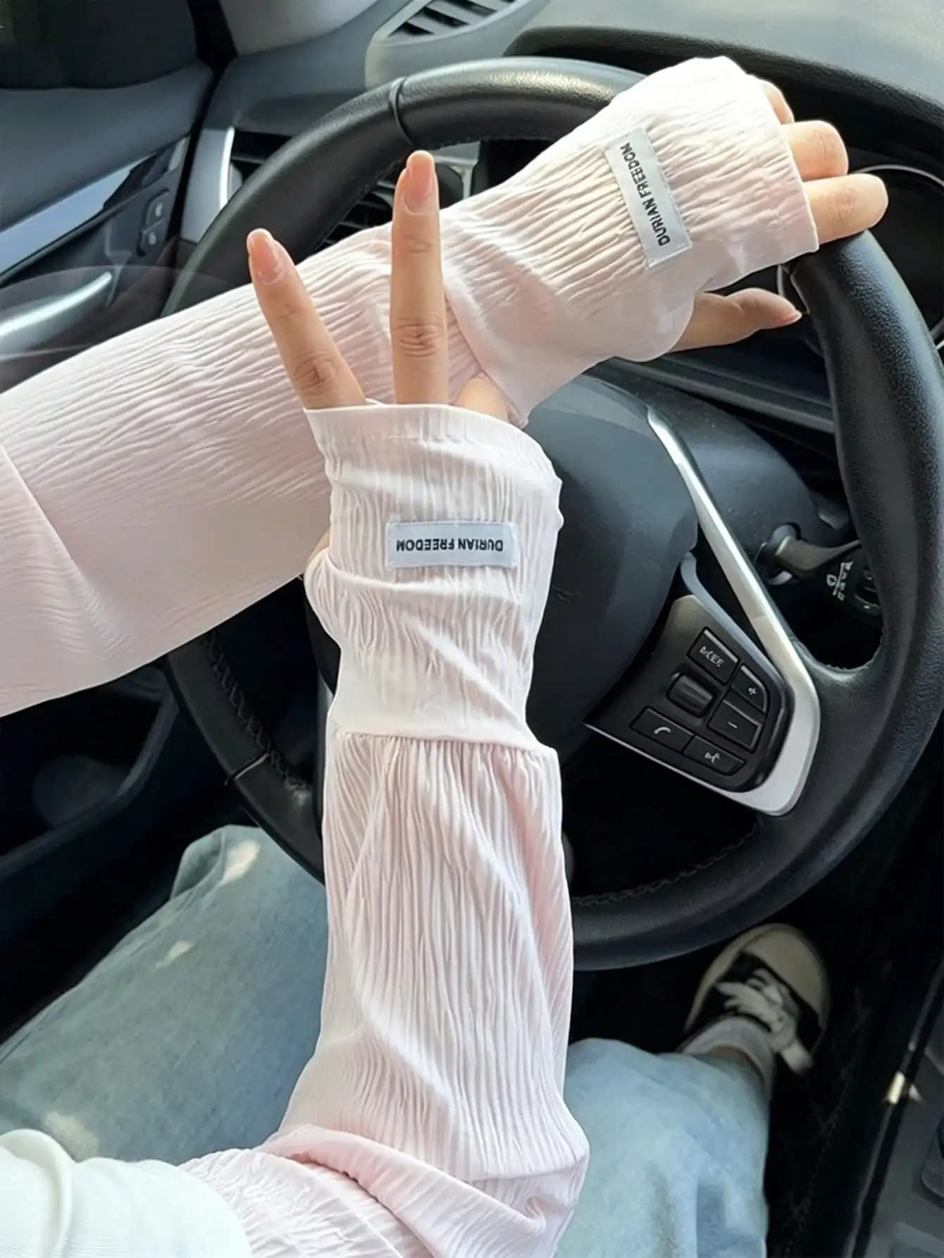1 paio di maniche estive larghe da donna in seta ghiacciata con protezione solare, maniche protettive dai raggi UV altamente attraenti, maniche protettive dal sole dal design senza dita, adatte per la guida, sport all'aria aperta, ciclismo, viaggi, abbigliamento per le vacanze, utilizzabili come protezione per le braccia o come giacca.