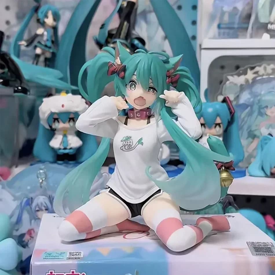 Action Figure da Scrivania Hatsune Miku, Versione Neko con T-Shirt, 11cm Statuetta Anime Ragazza Kawaii Modellino Giocattolo Regalo