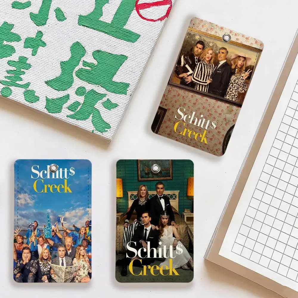 Porta carte TV S-Schitt's Creek per viaggi quotidiani, carte dell'autobus, protezione per carte di accesso, adatto per l'uso quotidiano.