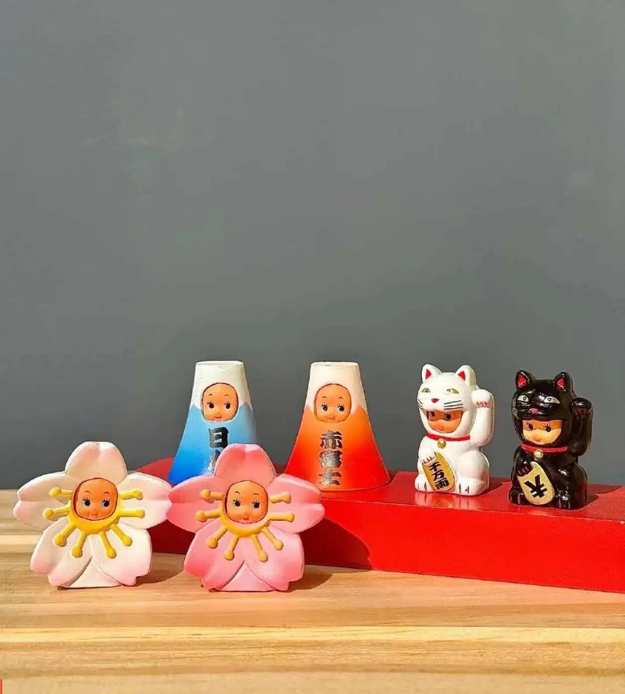 Mini Statuette Chibi Theme Cat Lucky Cat with Mount Fuji and Cherry Flowers, Surprise Box, Table Ornament, Birthday Gift