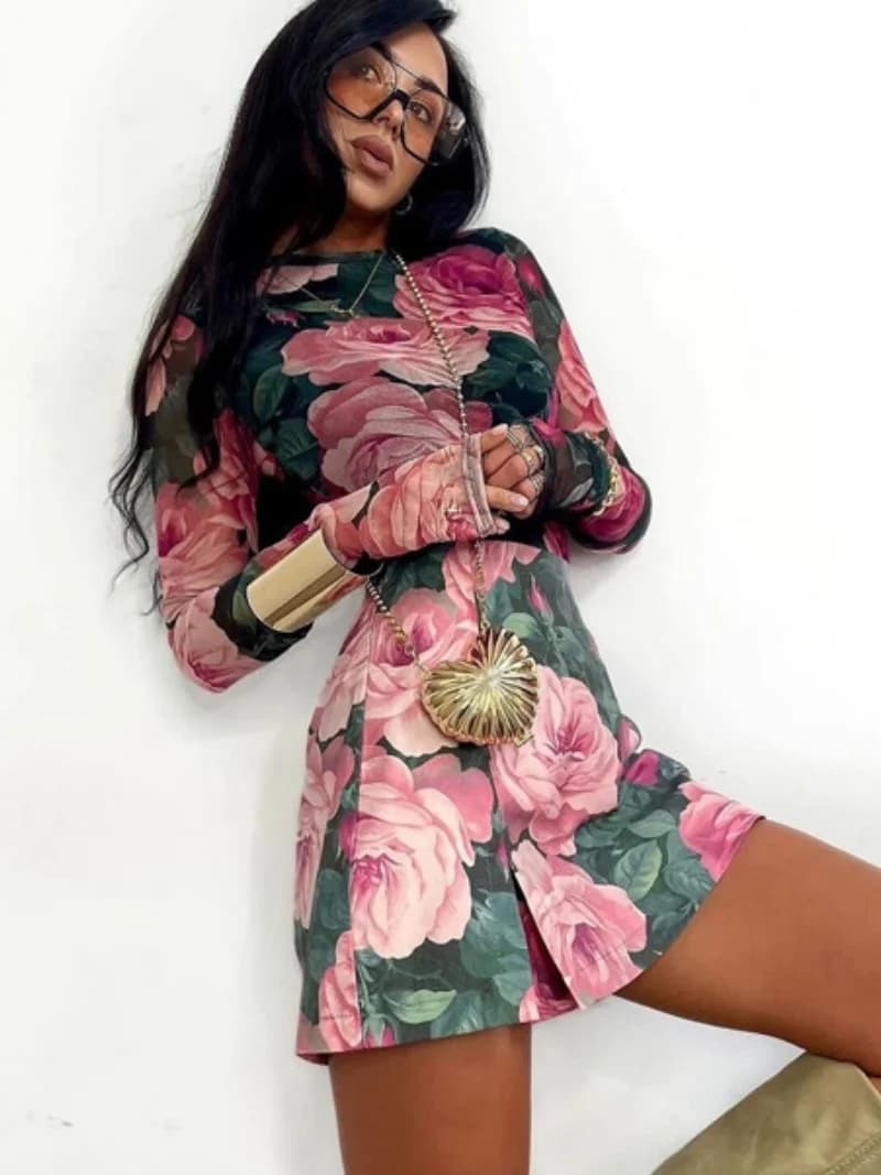 Set da 2 pezzi con stampa floreale alla moda Completi da donna Abiti autunnali T-shirt a maniche lunghe in rete da donna Top e minigonna Set di abiti